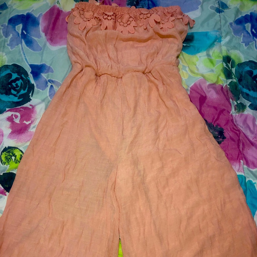 Womens plus size strapless pink jumpsuit. Straight/wide leg crop bottom.Size XL